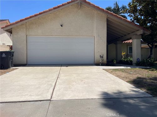 3117 S Salta St, Santa Ana, CA, 92704-6134 | Card Image