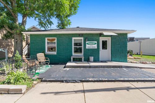 709 1st Ave, Silvis, IL, 61282-1042 | Card Image