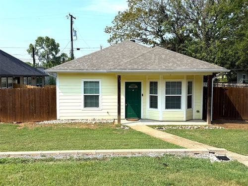 311 E Shepherd St, Denison, TX, 75021-4839 | Card Image
