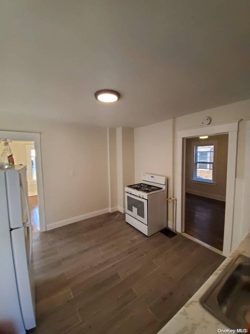 224 Lester Ave, Johnson City, NY, 13790-1655 | Card Image