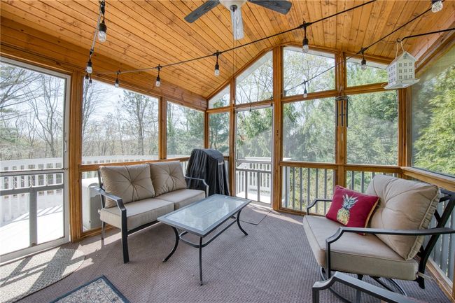 Screened in porch with vaulted ceiling | Image 28
