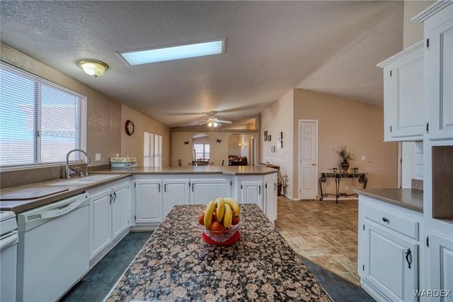 Kitchen | Image 11
