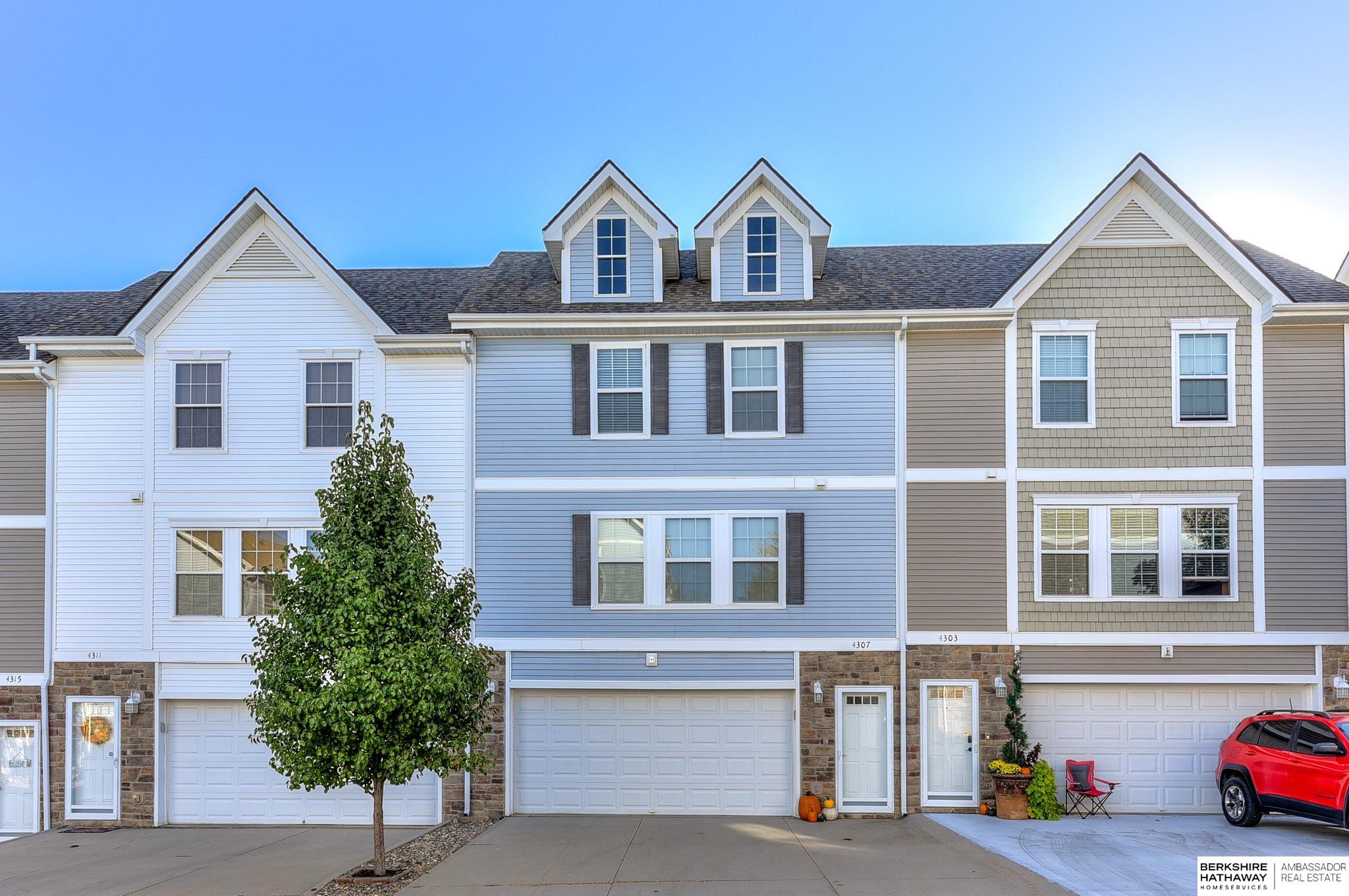 146th Ct, Omaha, NE 68116