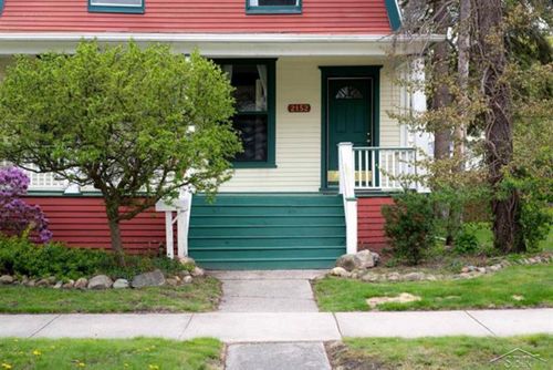 2152 6th St, Bay City, MI, 48708-6803 | Card Image