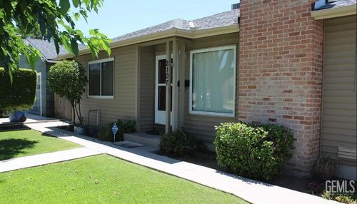 2107 Rose Marie Dr, Bakersfield, CA, 93304-4355 | Card Image