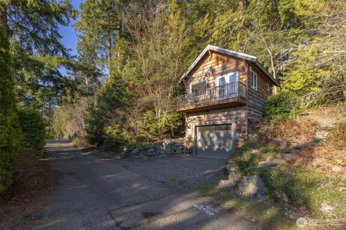 2111 Dellesta Dr, Bellingham, WA, 98226-7823 | Card Image