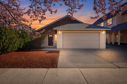 2879 Ne Jackdaw Drive, Bend, OR, 97701 | Card Image