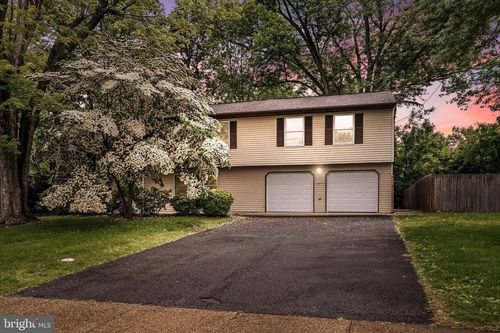 4 Bittersweet Rd, EWING, NJ, 08638-2320 | Card Image