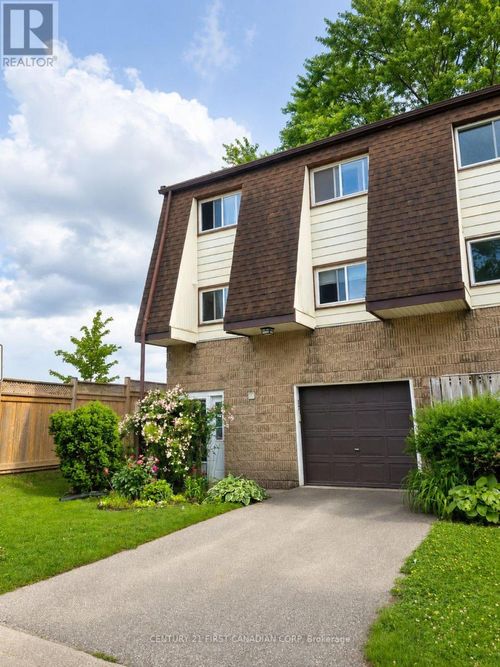 17-40 Fairfax Crt, London, ON, N6G3Y3 | Card Image