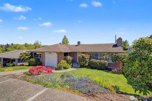 10720 11th Ave Nw, Seattle, WA, 98177-5208 | Card Image