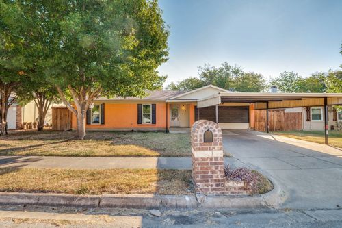 628 Thompson St, Everman, TX, 76140-2937 | Card Image