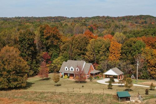 215 Landmark Ln, Hilham, TN, 38568-5951 | Card Image