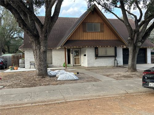 1702 Santa Cecilia Dr, Kingsville, TX, 78363-3428 | Card Image