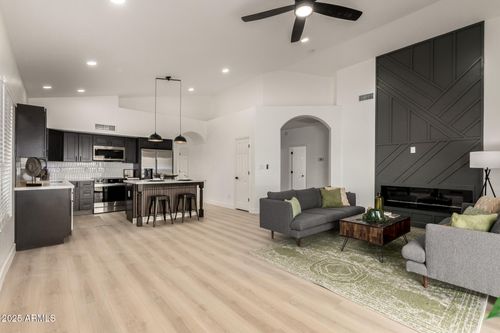 786 S Catalina St, Gilbert, AZ, 85233-7333 | Card Image