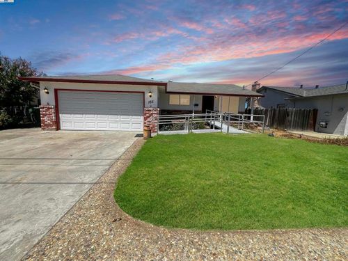 165 Curtis Dr, Brentwood, CA, 94513-1009 | Card Image