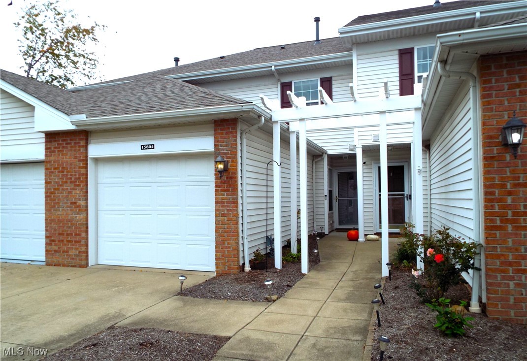 Foxglove Ln, Middleburg Heights, OH 44130