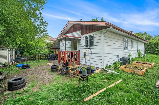 628 Hochelaga St, House other with 3 bedrooms, 1 bathrooms and 1 parking in Ottawa ON | Image 13