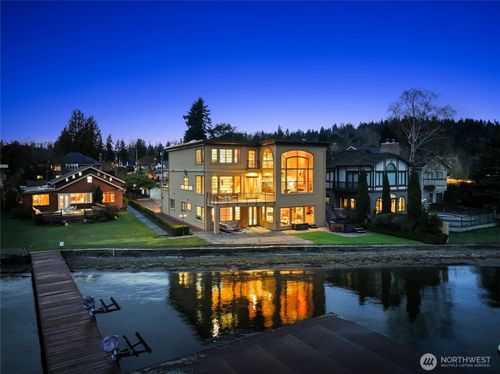 4701 Ne Shore Pl, Lake Forest Park, WA, 98155-5639 | Card Image