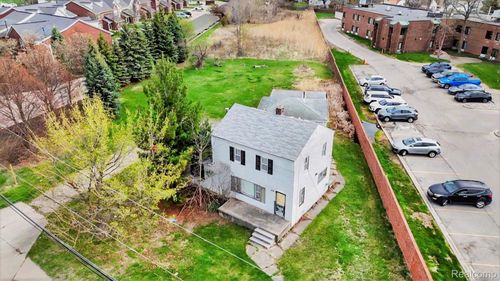 33420 Utica Rd, Fraser, MI, 48026-3561 | Card Image