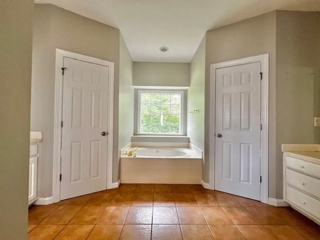 1272 Killian Way Sw, House other with 5 bedrooms, 4 bathrooms and null parking in Lilburn GA | Image 12