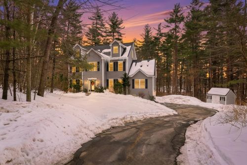 5 Stone Fence Dr, Derry, NH, 03038-4709 | Card Image