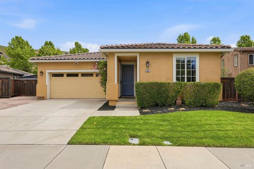 1394 Stewart Dr, Fairfield, CA, 94533-8716 | Card Image