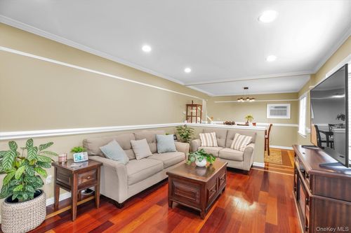 70 Hunter Ln, Centereach, NY, 11720-2520 | Card Image