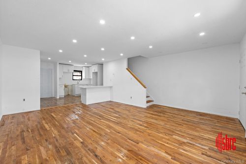 559 Cleveland St, Brooklyn, NY, 11208-3505 | Card Image