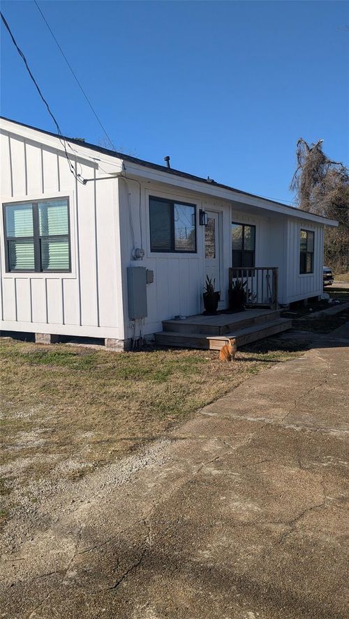 731 Post St, Houston, TX, 77022-3751 | Card Image