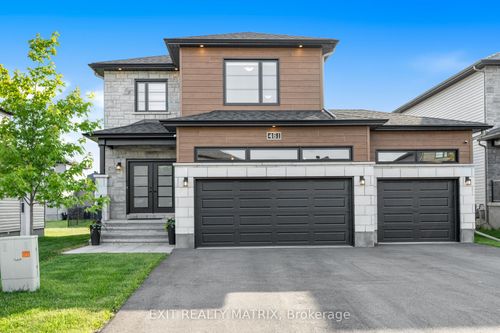 461 Aurora St, Russell, ON, K4R0L2 | Card Image