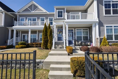 12 Grace Hall Ln, Yaphank, NY, 11980-2042 | Card Image