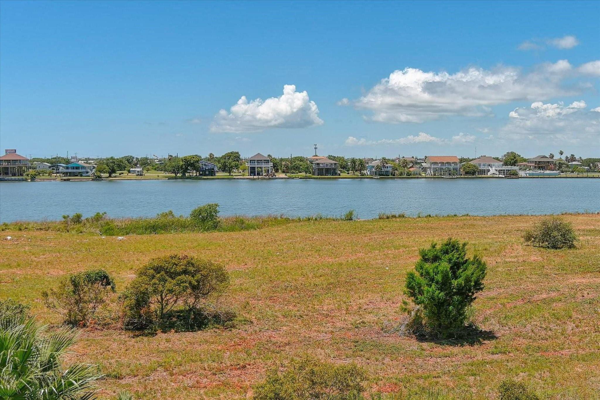 Land in Crystal Beach