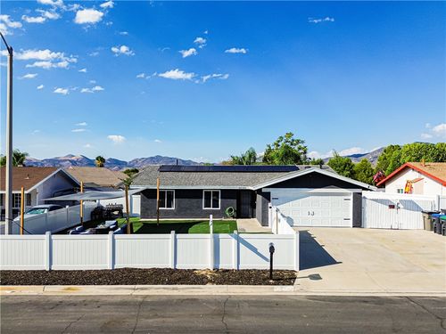 44394 Meadow Grove St, Hemet, CA, 92544-2633 | Card Image