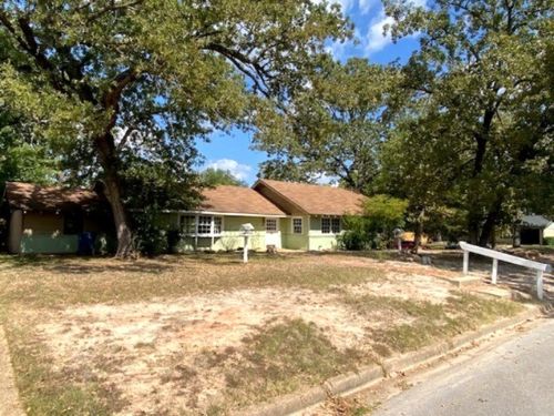 100 Thunderbird Dr, Athens, TX, 75751-3526 | Card Image