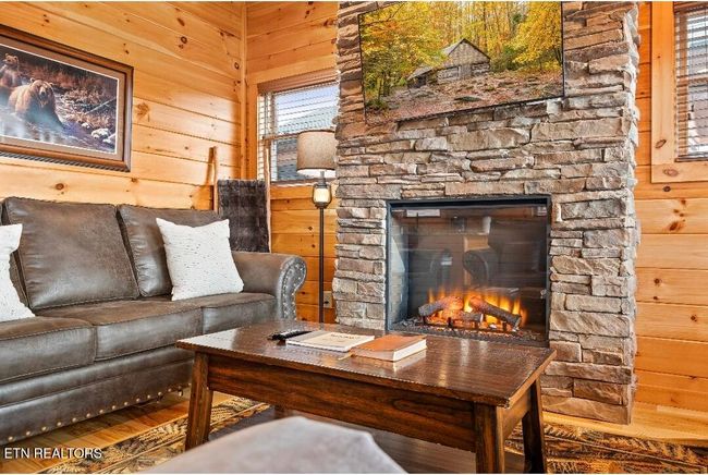 880 Great Smoky Way, House other with 4 bedrooms, 4 bathrooms and null parking in Gatlinburg TN | Image 30