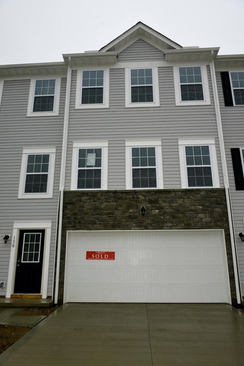 130 Dusky Willow Dr, Etna, OH, 43068-6105 | Card Image