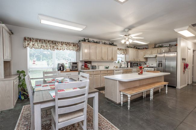 8770 Rector Rd, House other with 4 bedrooms, 4 bathrooms and null parking in Sanger TX | Image 7