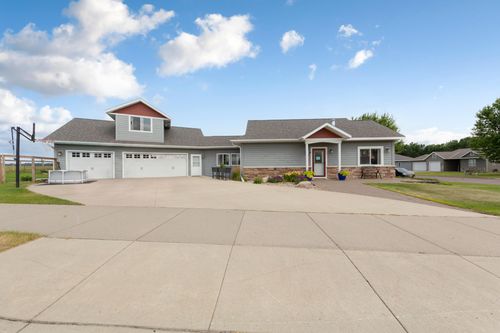 1700 Wood Duck St, Saint Peter, MN, 56082-5380 | Card Image