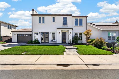 808 Iris Ct, Lodi, CA, 95242-3520 | Card Image