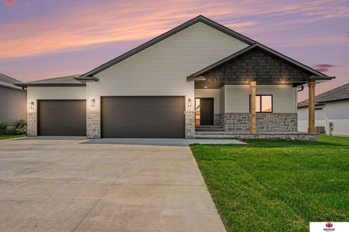 7315 Isidore Dr, Lincoln, NE, 68516-3671 | Card Image