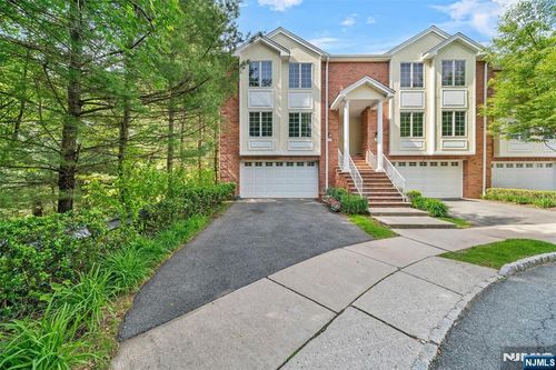 48 Skymark Ct, Upper Saddle River, NJ, 07458-2318 | Card Image