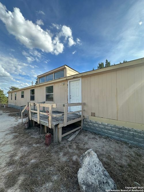 unit-b-128 Frontier Ln, Bandera, TX, 78003-5068 | Card Image