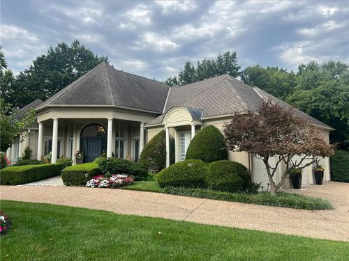 11504 Cedar St, Leawood, KS, 66211-2045 | Card Image