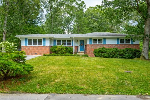 703 Danbury Dr, Signal Mountain, TN, 37377-2623 | Card Image