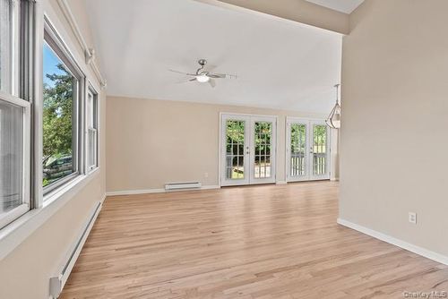 10 Brooker Dr, Newburgh, NY, 12550-1254 | Card Image