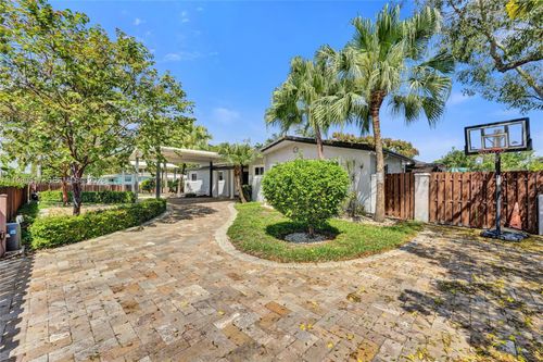 1015 S 14th Ave, Hollywood, FL, 33020-6124 | Card Image