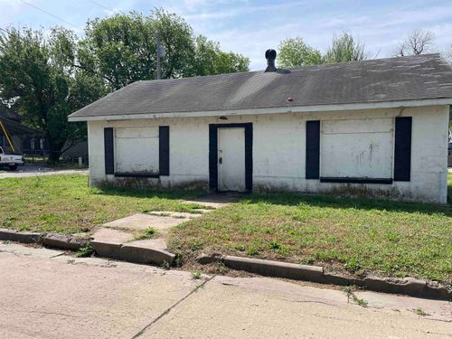 112 W South St, Wellington, KS, 67152 | Card Image