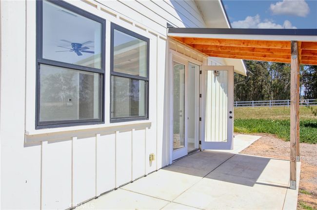 Side patio to Primary Ensuite | Image 12
