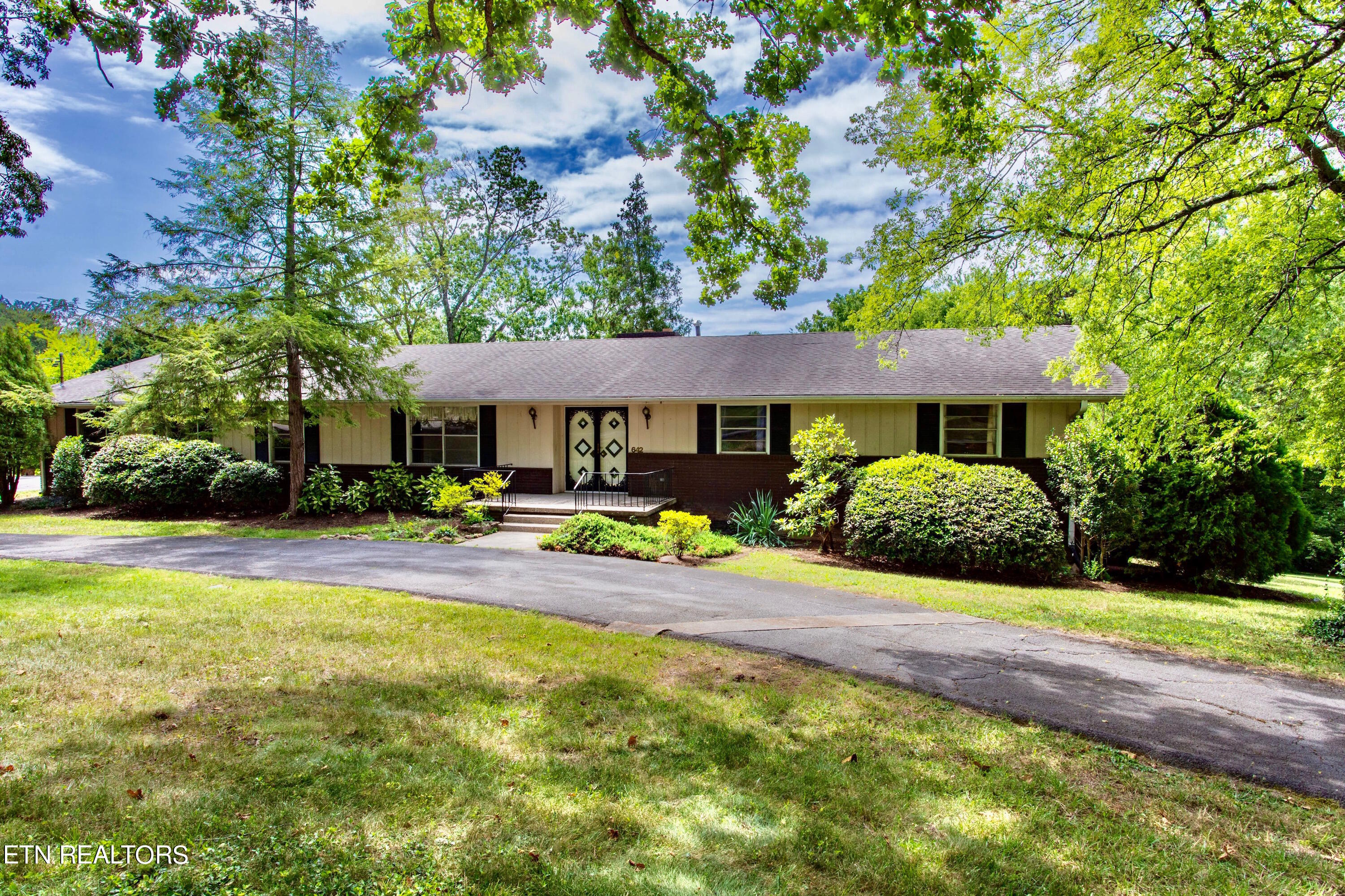 Broome Rd, Knoxville, TN 37909
