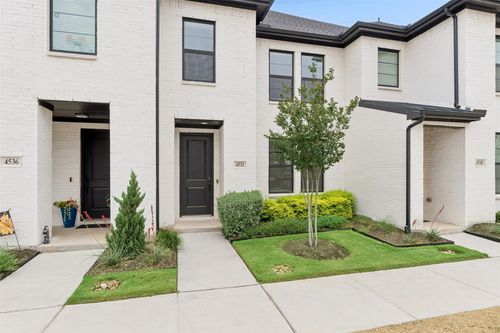 4532 Tripp St, North Richland Hills, TX, 76180-8033 | Card Image